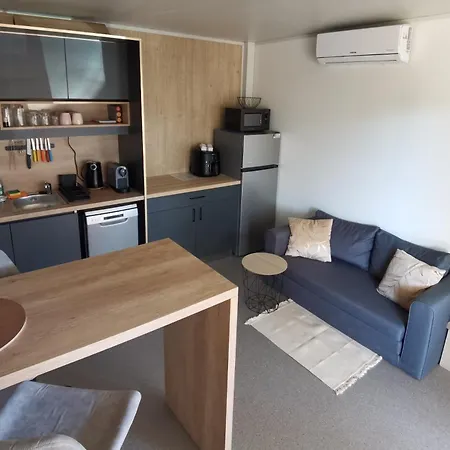 펜션 Camp Mobile House 18 Sukošan