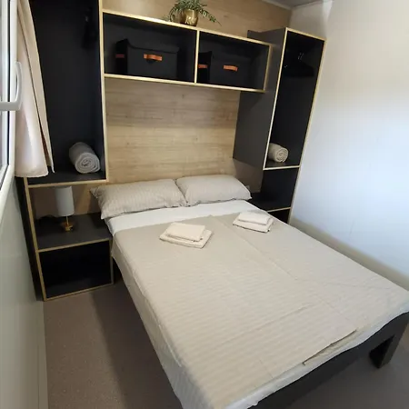 펜션 Camp Mobile House 18 *